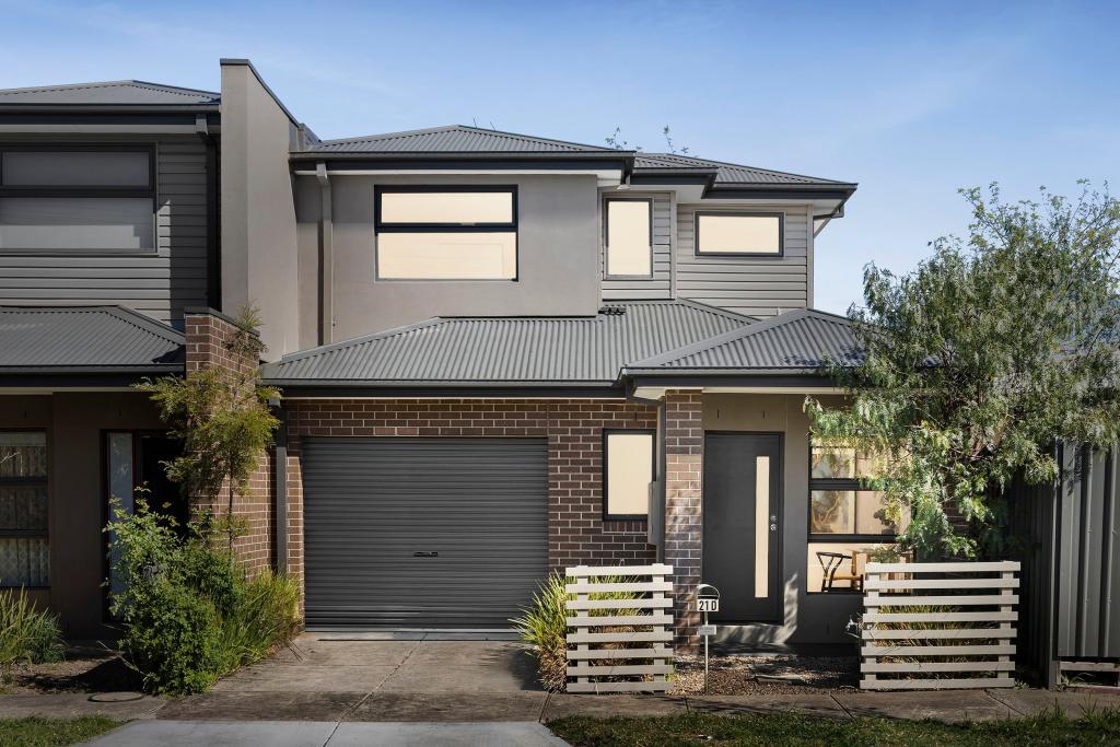 21D SHEPHERD ST, BRAYBROOK, VIC 3019