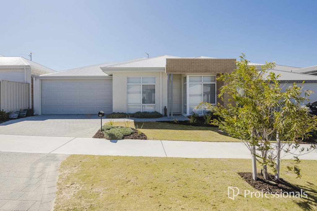 13 Holiday Way, Yanchep, WA 6035
