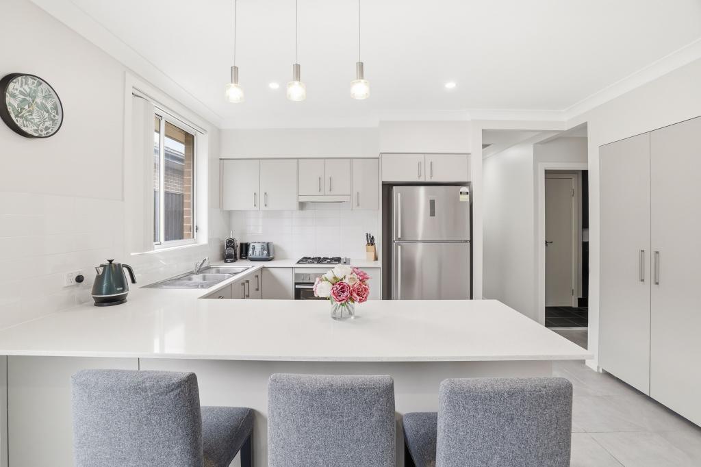6 LAPWING ST, AUSTRAL, NSW 2179