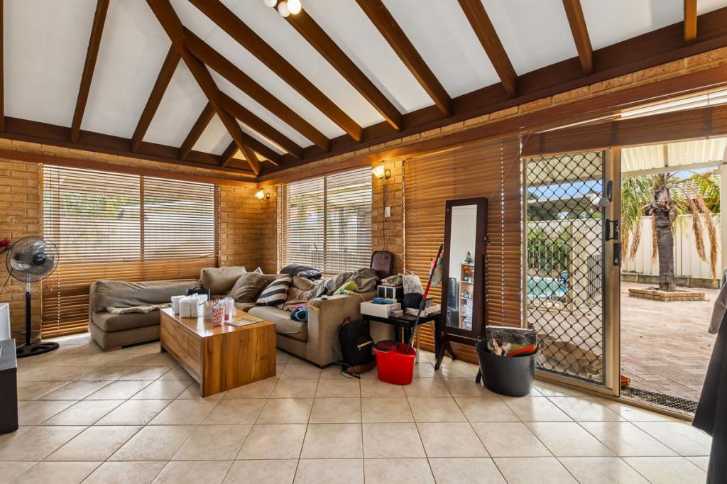 11 Silver Pl, Morley, WA 6062