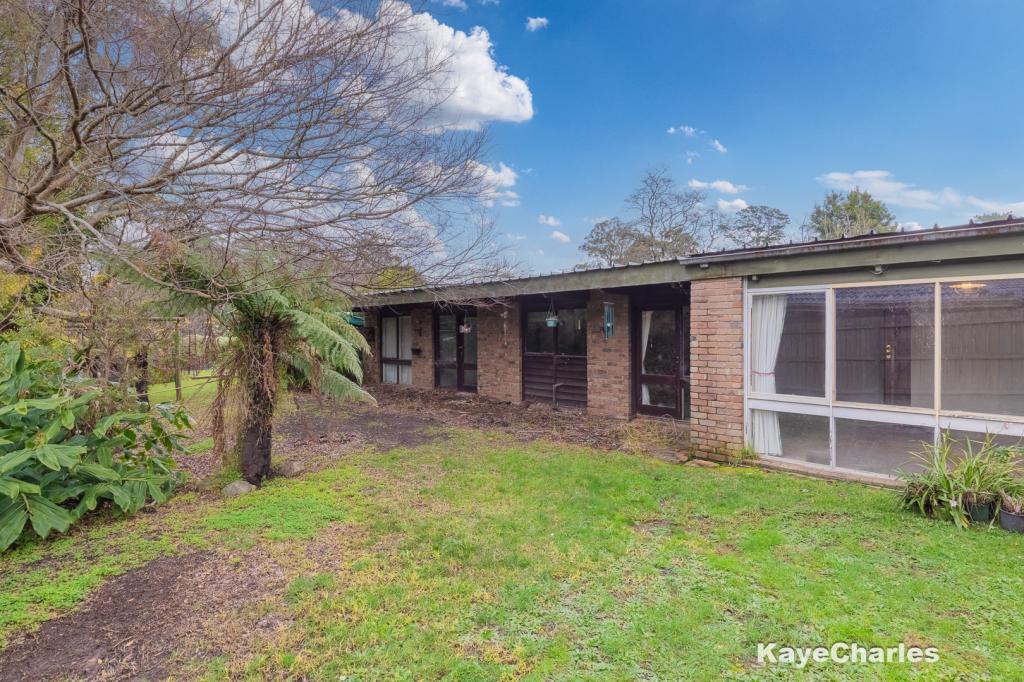 4 YOUNG ST, BEACONSFIELD UPPER, VIC 3808