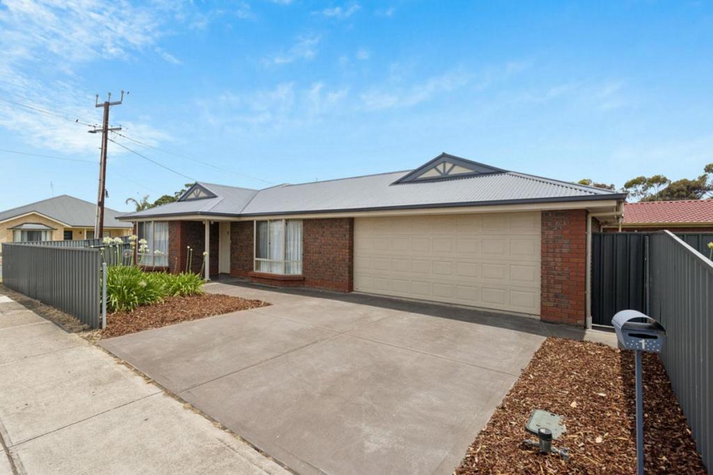 1 Loch Lomond Dr, Modbury, SA 5092