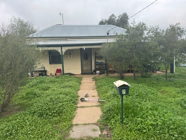 7 Rutherford St, Charlton, VIC 3525