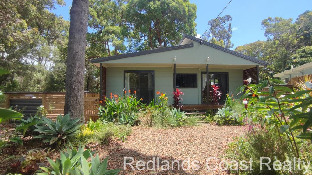 1 Acacia Ct, Macleay Island, QLD 4184
