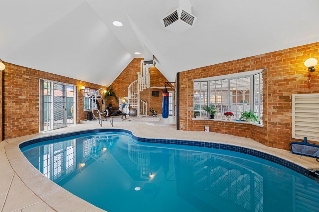2 Queenscliff Ct, Kallaroo, WA 6025