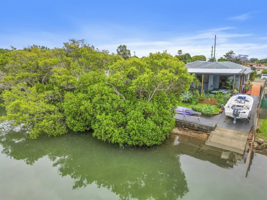 210 Kennedy Dr, Tweed Heads West, NSW 2485