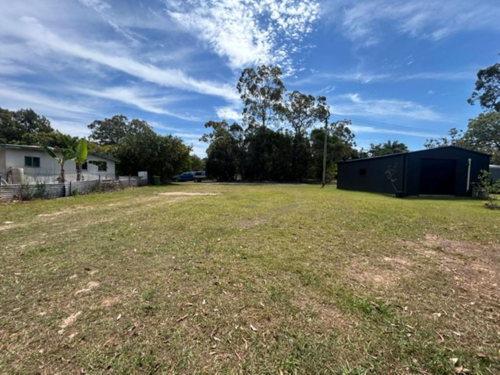 12 WAKE ST, MACLEAY ISLAND, QLD 4184