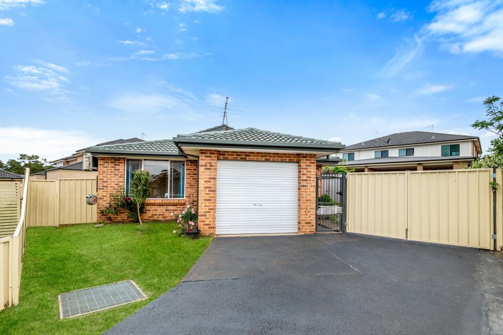 15 Stockalls Pl, Minto, NSW 2566