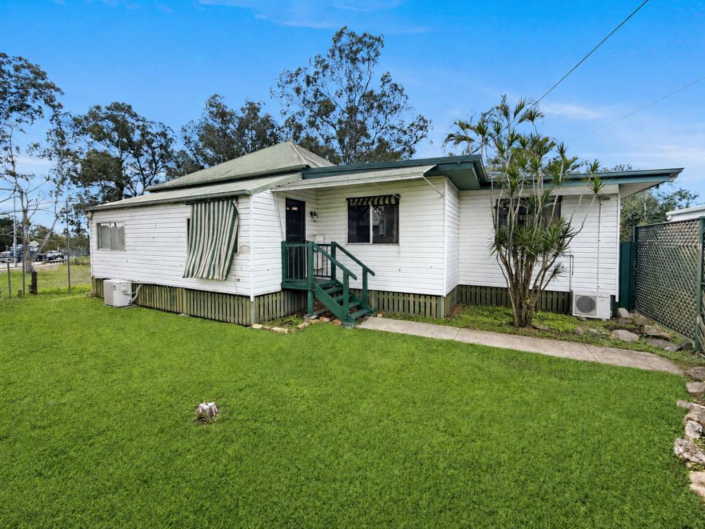 39 River Rd, Dinmore, QLD 4303