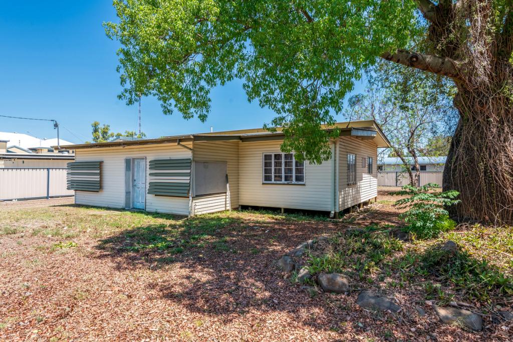 3 CRINUM ST, CAPELLA, QLD 4723