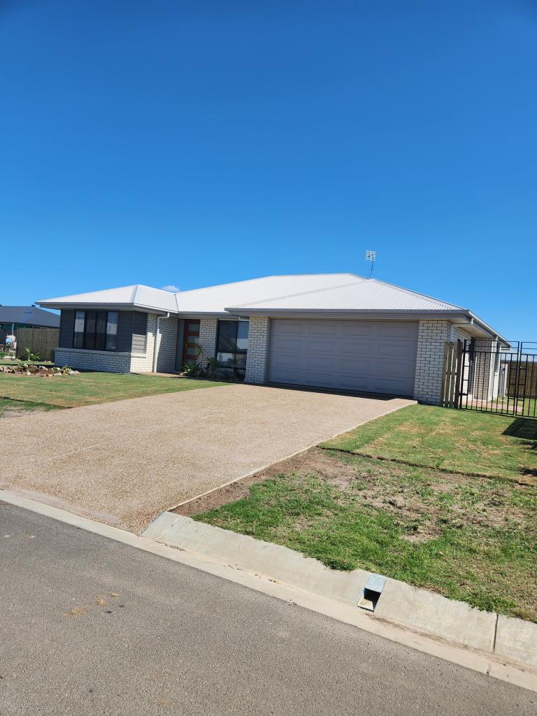 2 Eastminster St, Eli Waters, QLD 4655