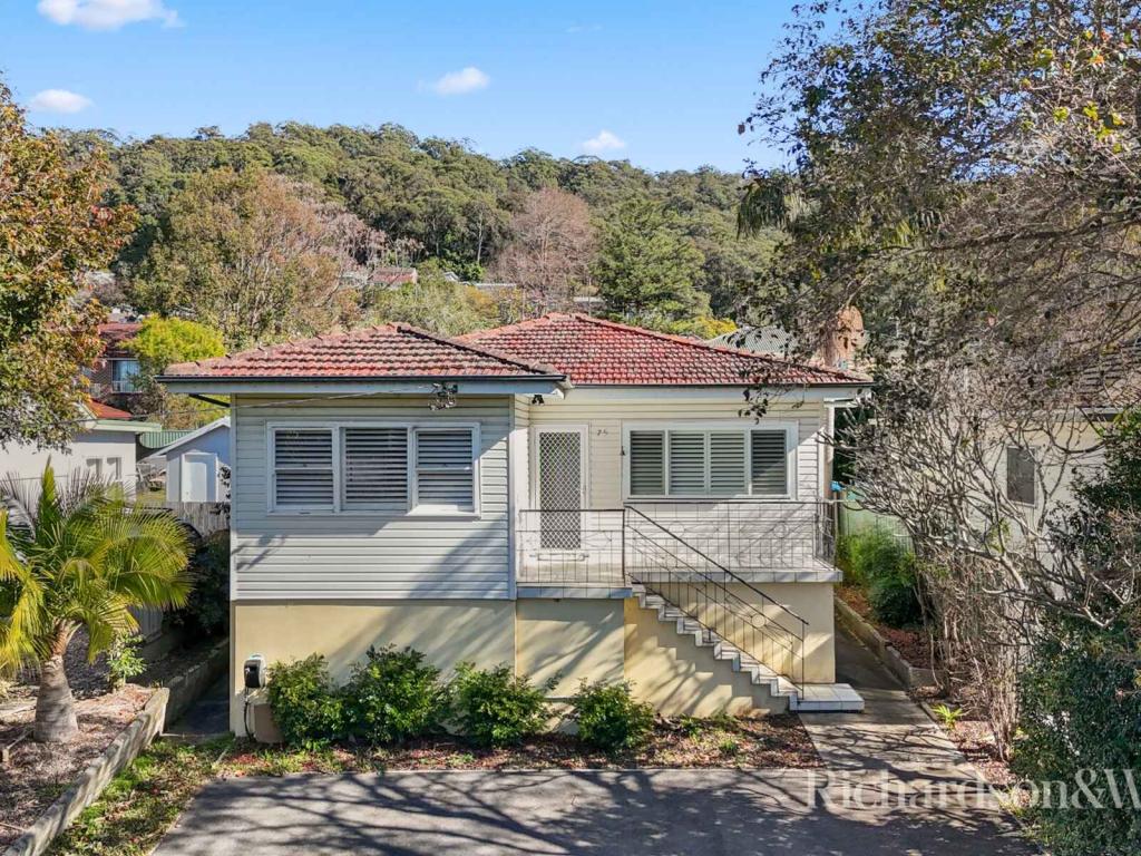 75 BRISBANE WATER DR, POINT CLARE, NSW 2250