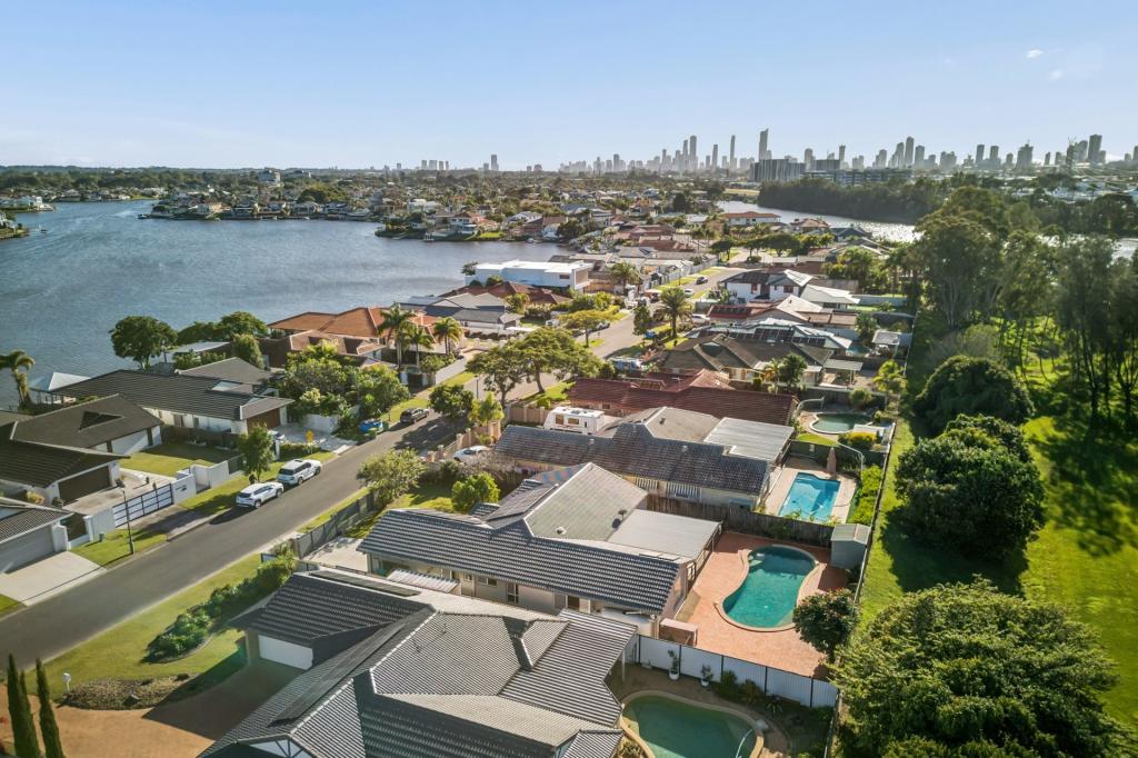 39 Port Jackson Bvd, Clear Island Waters, QLD 4226