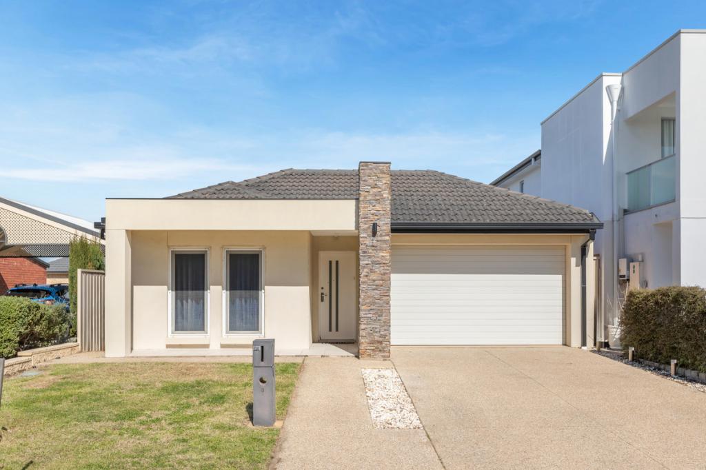 9 Nambour Cres, West Lakes Shore, SA 5020