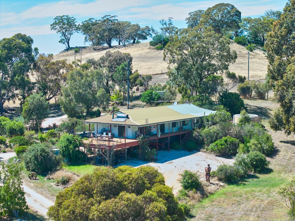 21 CUVIER ST, MIA MIA, VIC 3444