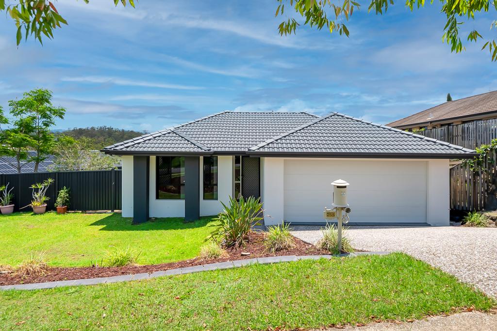 255 Universal St, Oxenford, QLD 4210