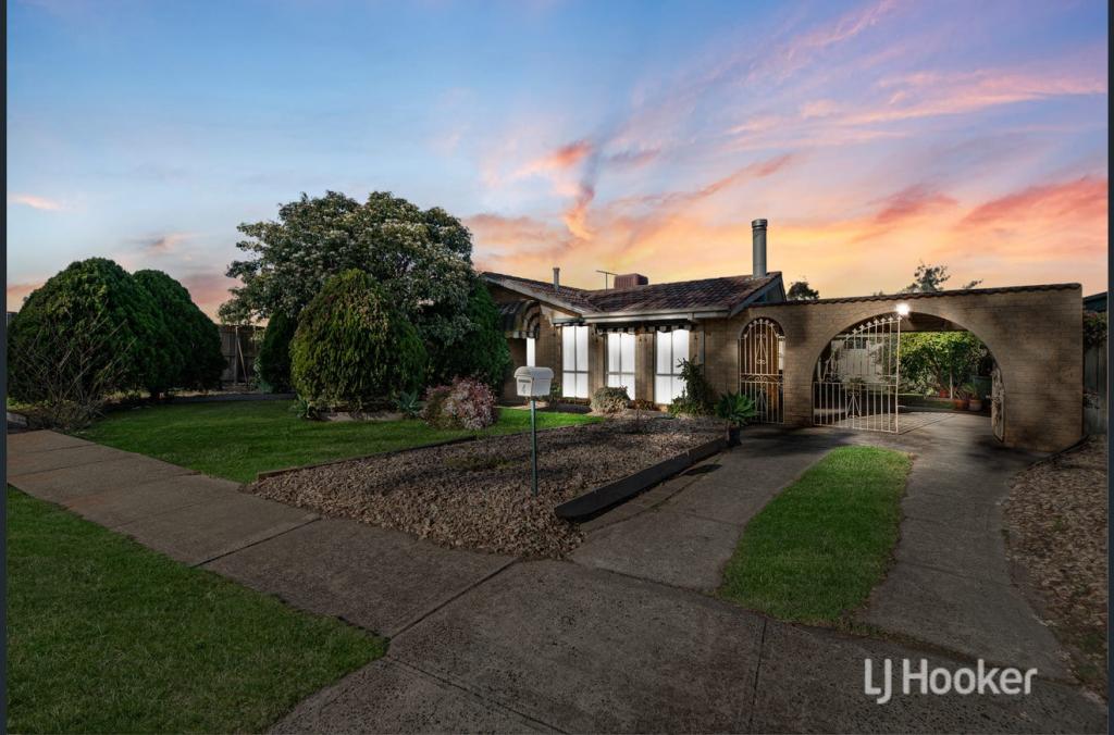 4 CHELMSFORD WAY, MELTON WEST, VIC 3337