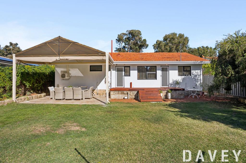 9 Wandoo Rd, Duncraig, WA 6023