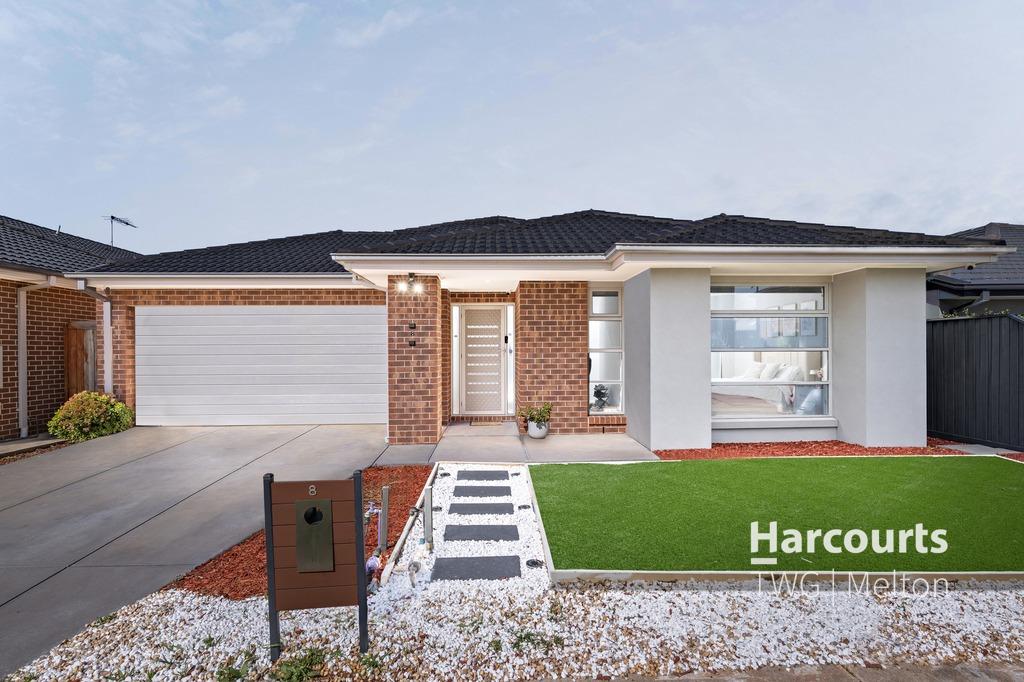 8 Peat Ave, Thornhill Park, VIC 3335