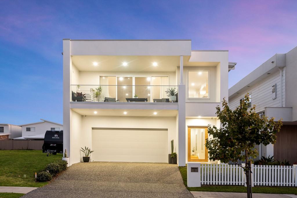 8 Catamaran Ave, Shell Cove, NSW 2529