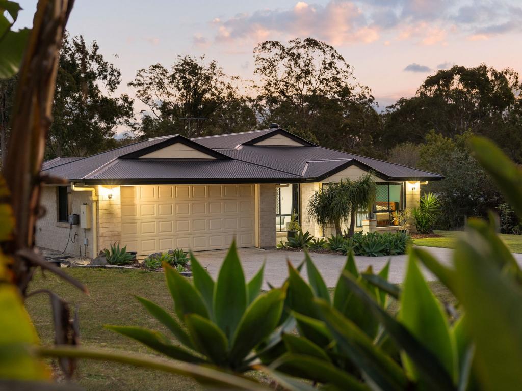 2-4 Kangaroo Cl, Greenbank, QLD 4124