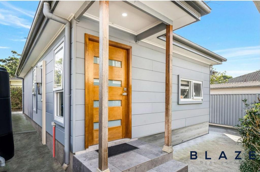 5a Gove Ave, Green Valley, NSW 2168