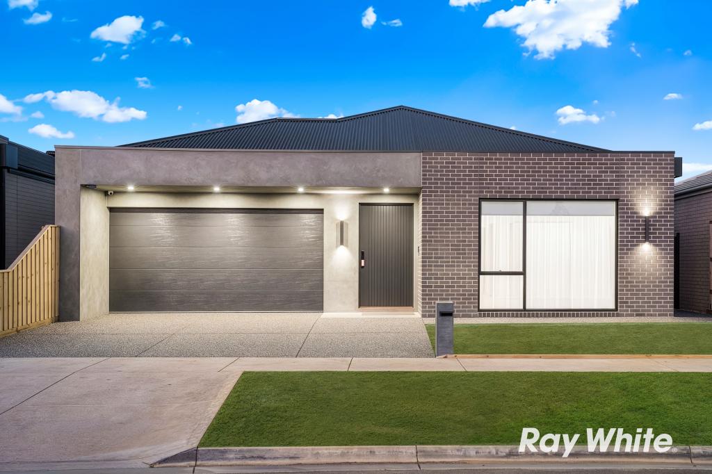 16 CLONGOWER ST, WOODSTOCK, VIC 3751