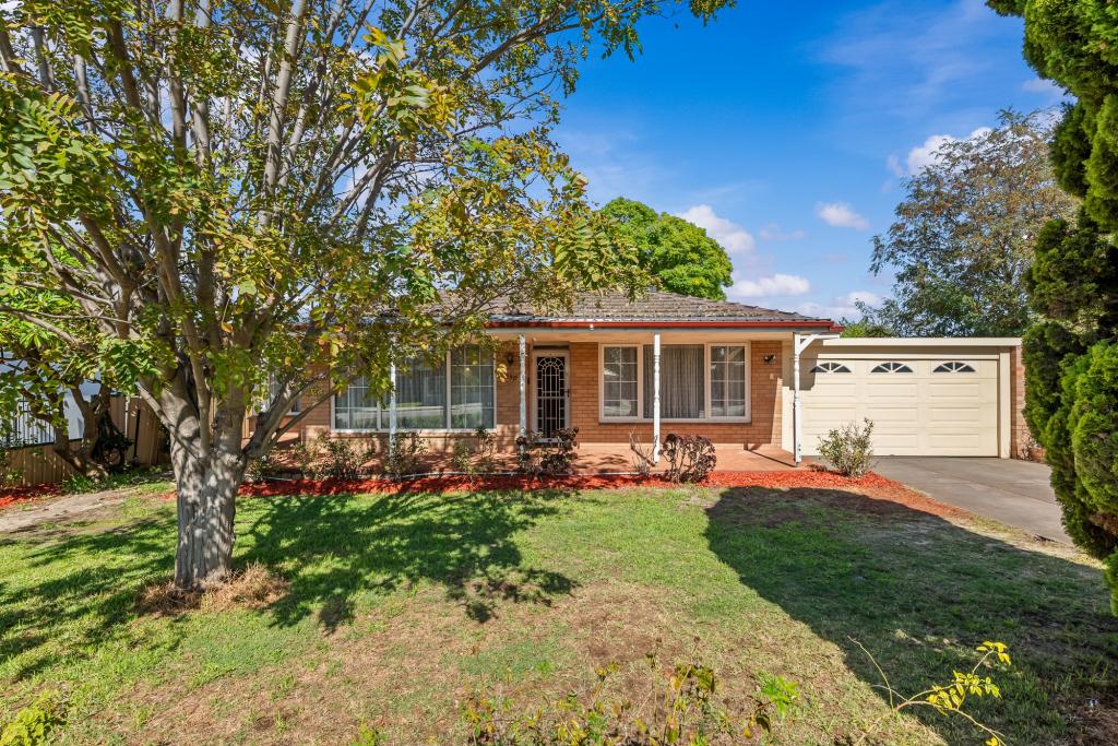 290 Robinson Ave, Cloverdale, WA 6105