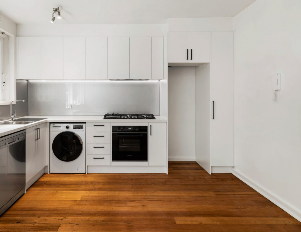 2/10 Daley St, Elwood, VIC 3184