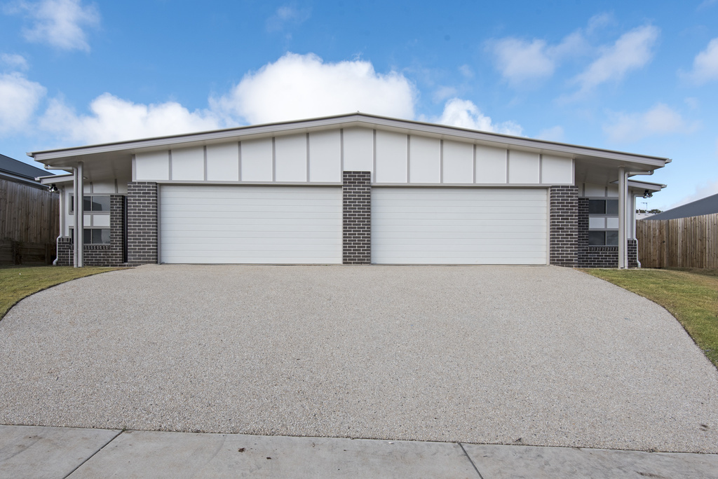 2/8 Rosenstengel St, Darling Heights, QLD 4350