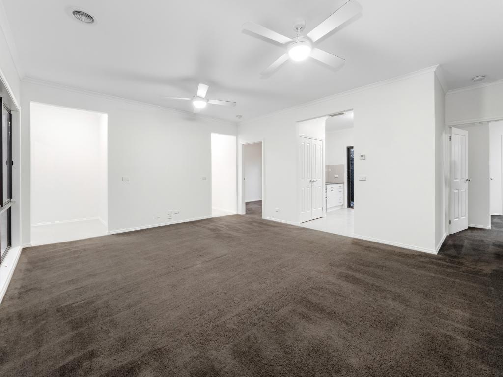 2/10 Camphor Ct, Doveton, VIC 3177