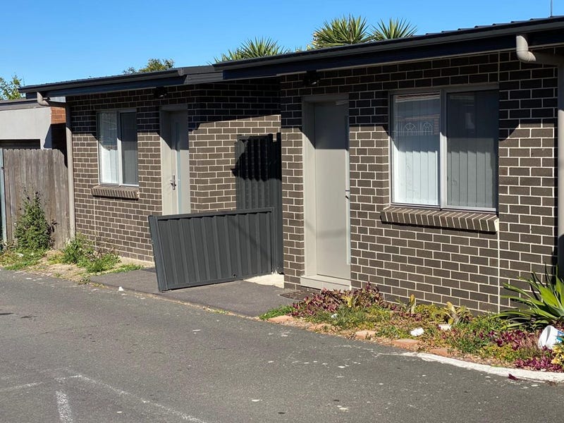 11a Napoleon Rd, Greenacre, NSW 2190