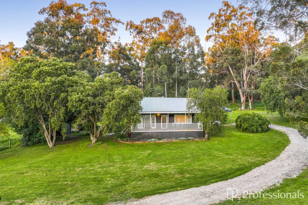 15 Karak Cl, Jarrahdale, WA 6124