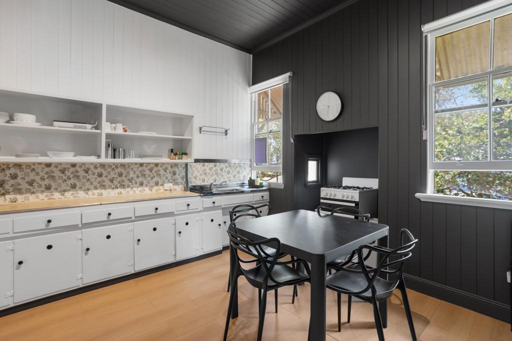 Room For Rent/411 Nudgee Rd, Hendra, QLD 4011