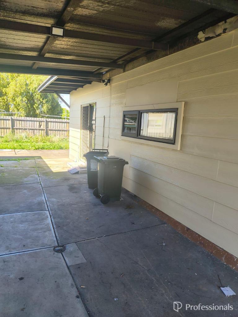 2/7 ALEXINA ST, ST ALBANS, VIC 3021