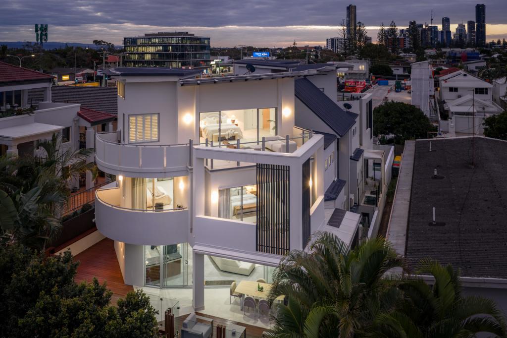 2/44 Tamborine St, Mermaid Beach, QLD 4218