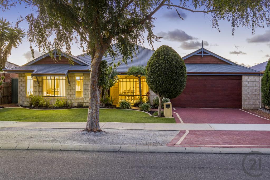 230 Peelwood Pde, Halls Head, WA 6210