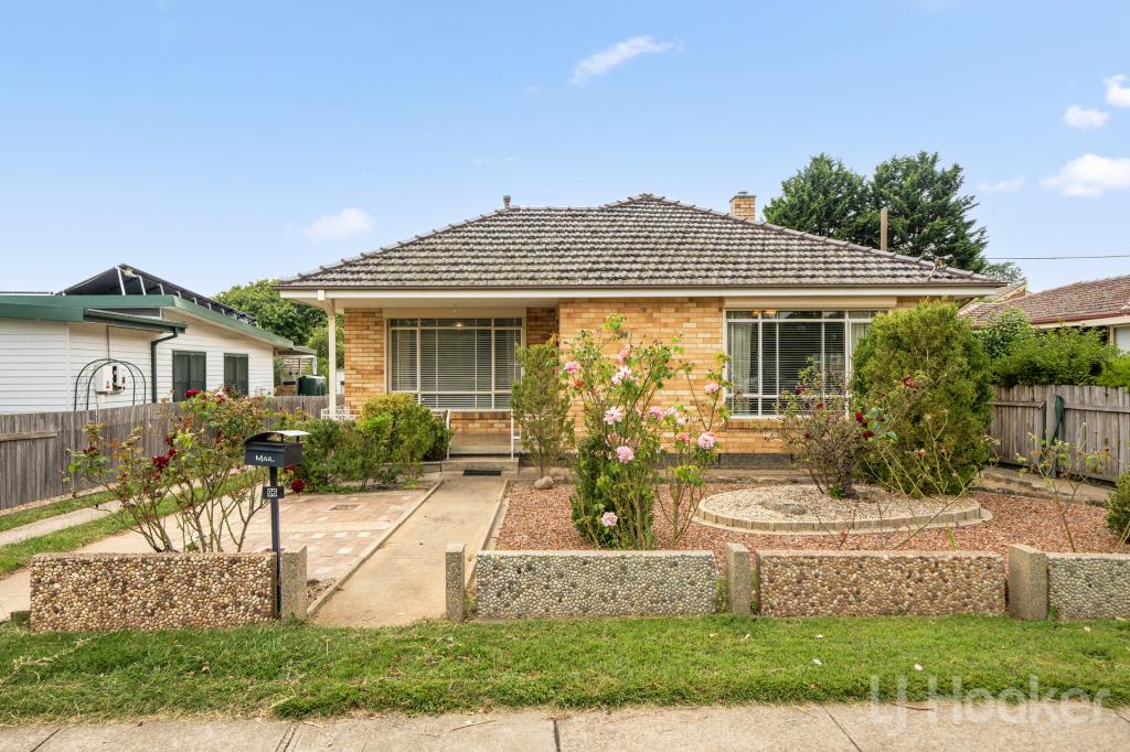 96 Stornaway Rd, Queanbeyan, NSW 2620