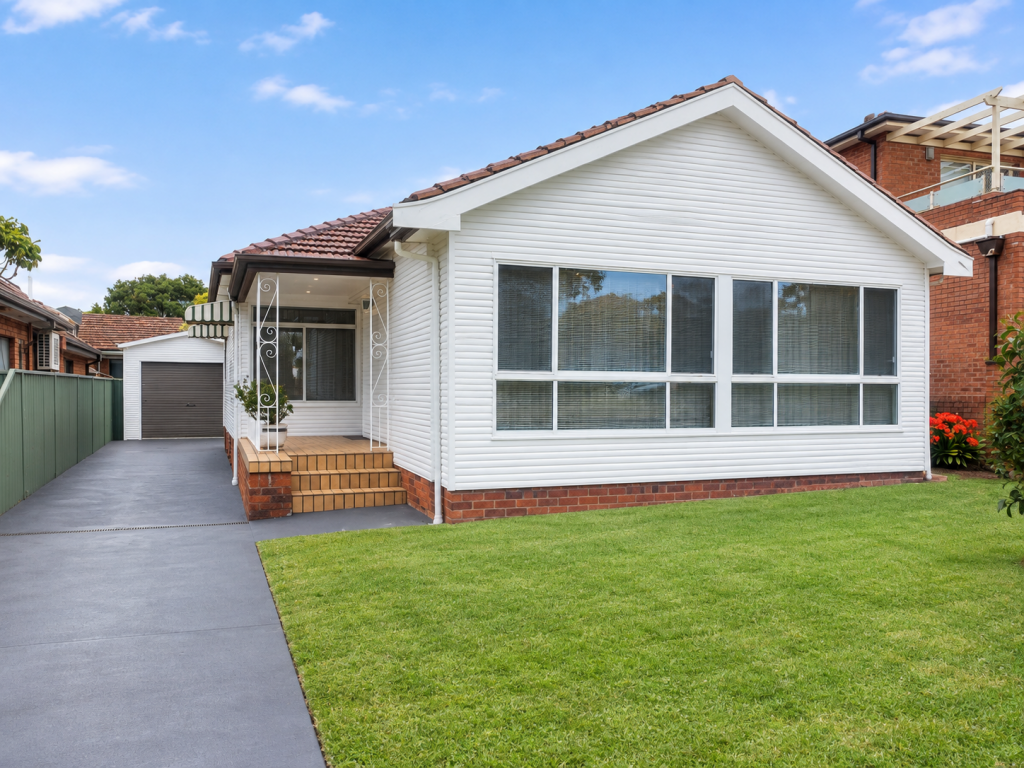 27 GLENDALE AVE, NARWEE, NSW 2209
