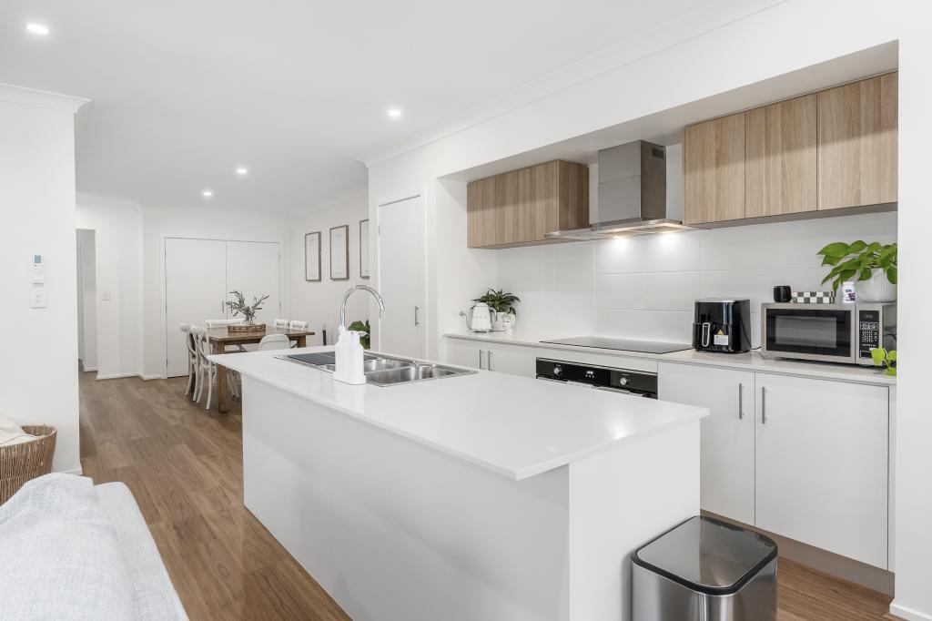 5 PANORAMA ST, FLAGSTONE, QLD 4280