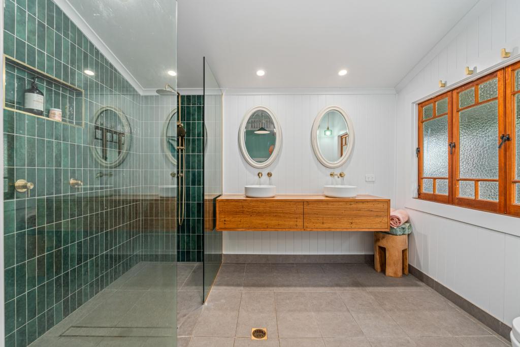 16 ECHLIN ST, WEST END, QLD 4810