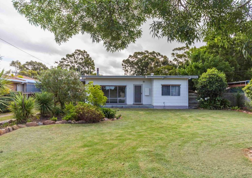 11 Reynolds St, Paynesville, VIC 3880