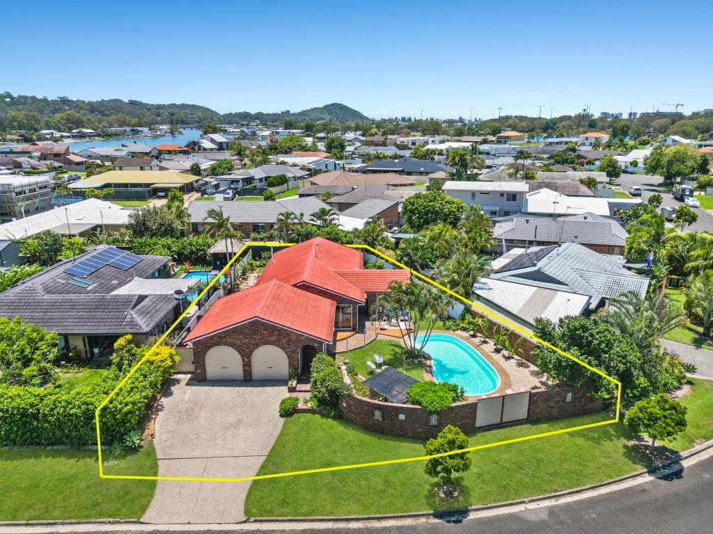 13 Hopbush St, Palm Beach, QLD 4221