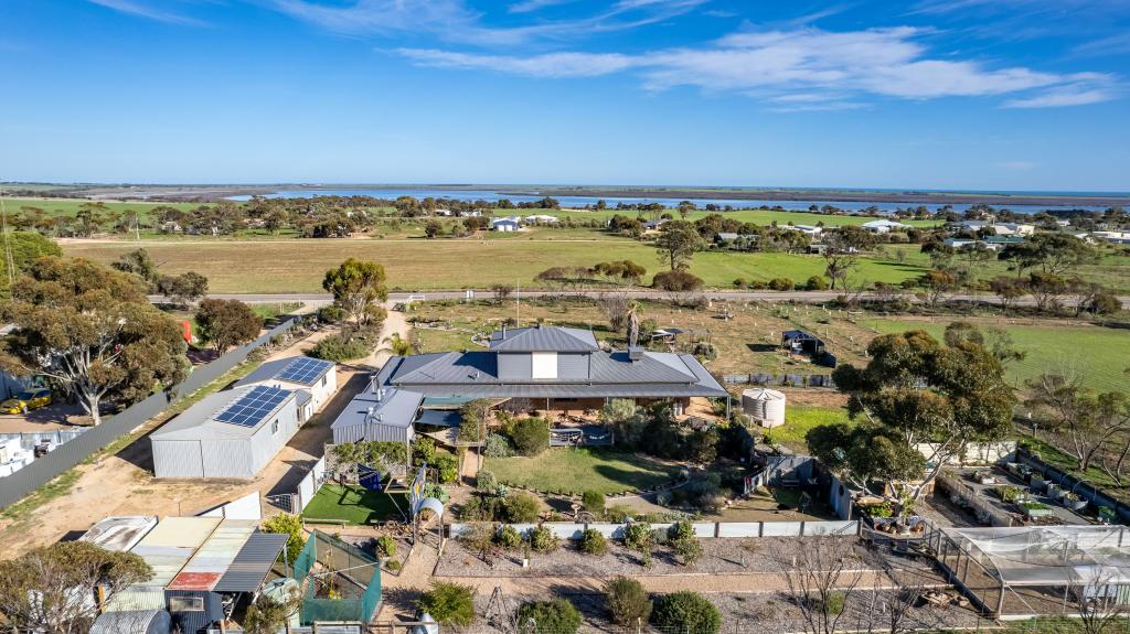 195 UPPER YORKE RD, PORT BROUGHTON, SA 5522