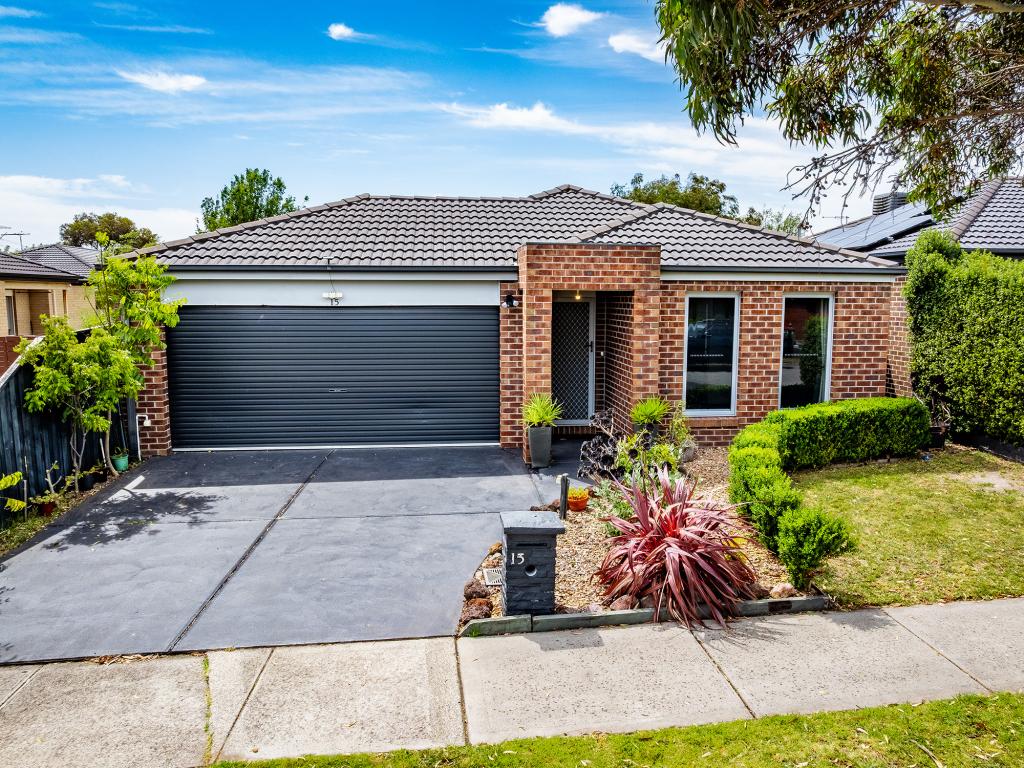 15 Valencia Cct, Cranbourne, VIC 3977