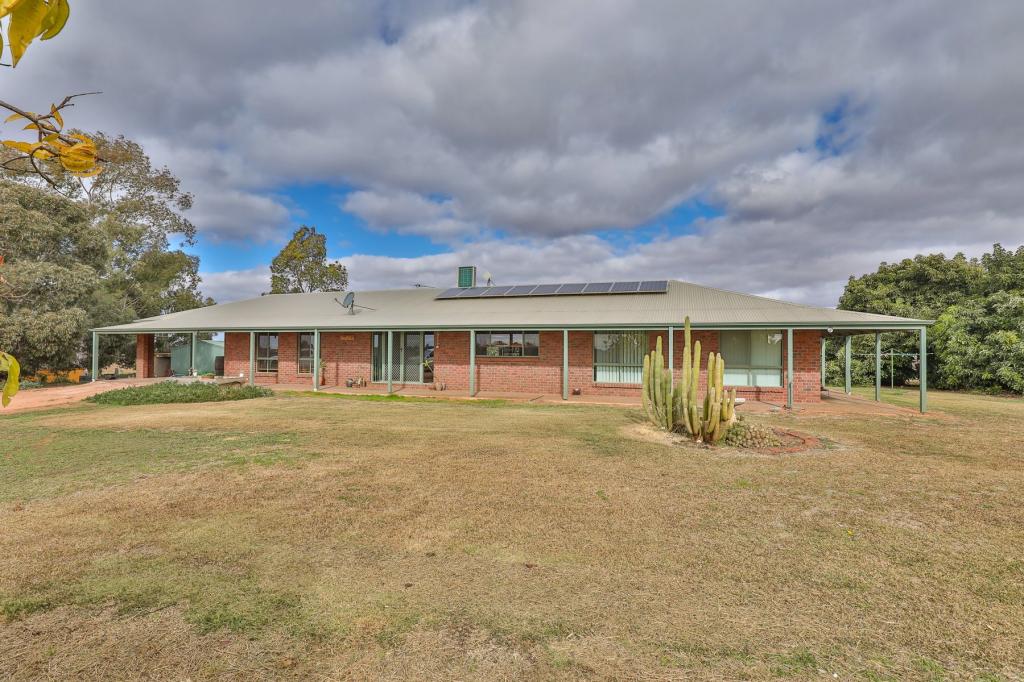 83 Scout Hall Rd, Red Cliffs, VIC 3496