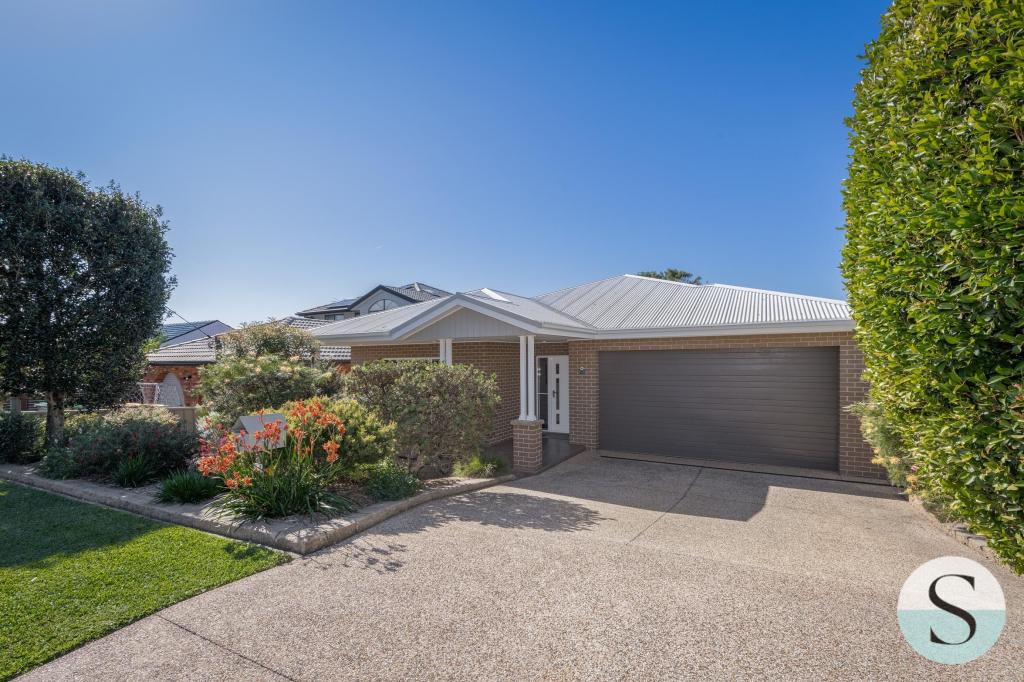 45 MACQUARIE GR, CAVES BEACH, NSW 2281