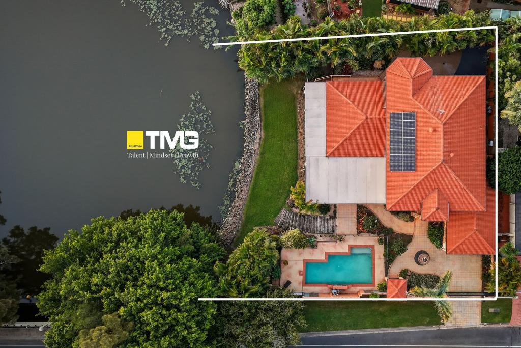 34 Beauty Point Dr, Robina, QLD 4226