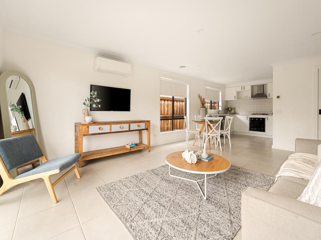 69 Blue Lily Cct, Junction Village, VIC 3977