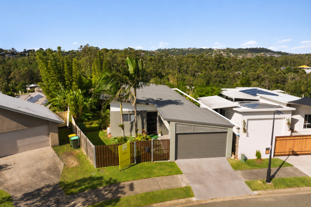 15 Harriet Lane, Oxenford, QLD 4210